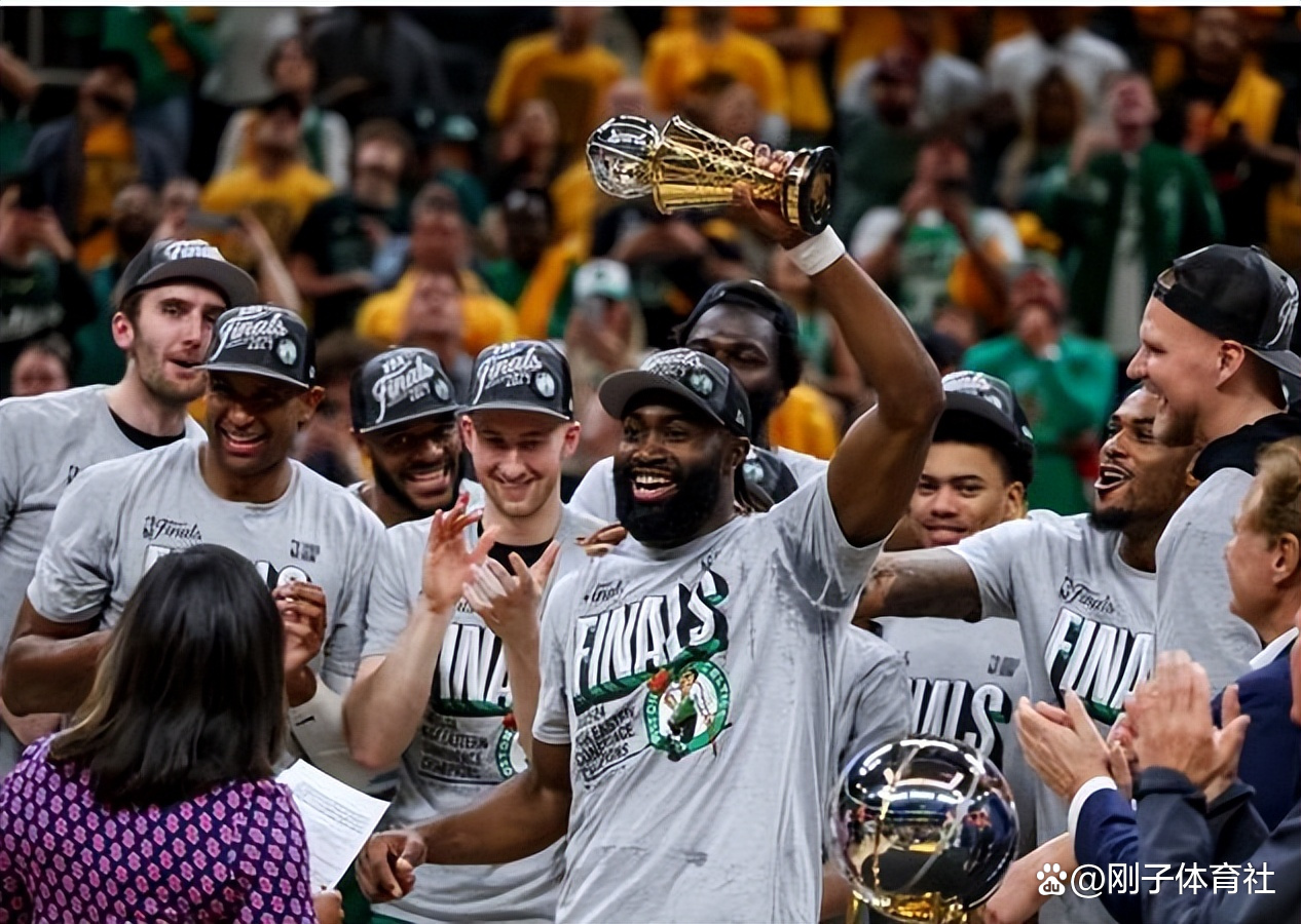 清晨波士顿凯尔特人刷新队史纪录:NBA季后赛节点到来,底气十足,轮换策略成焦点的简单介绍 清晨波士顿凯尔特人刷新队史纪录:NBA季后赛节点到来,底气十足,轮换策略成焦点的简单介绍