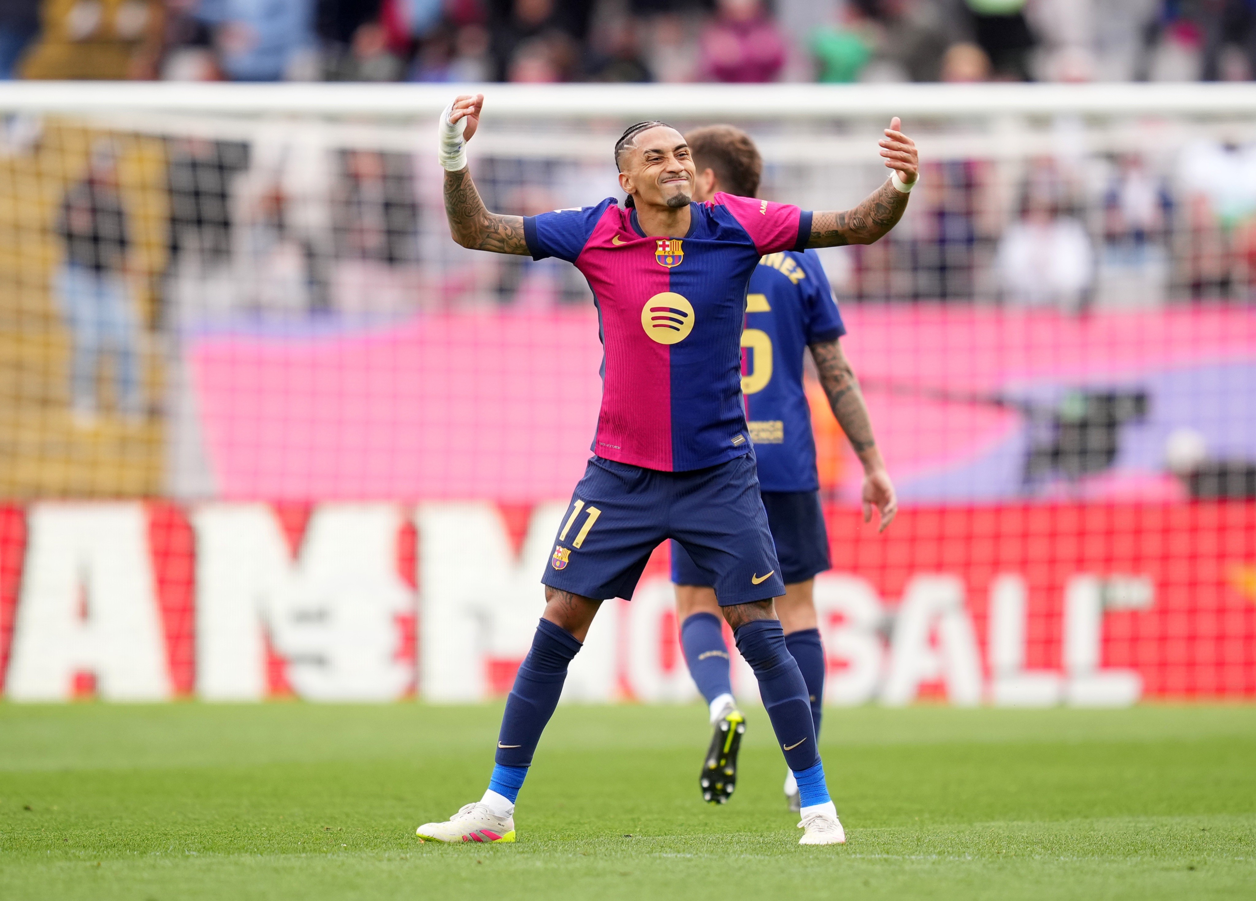 包含赛地聚焦——西甲冲刺阶段热度飙升，犹他爵士刷新队史纪录，球迷炸锅，球队文化再被提及的词条