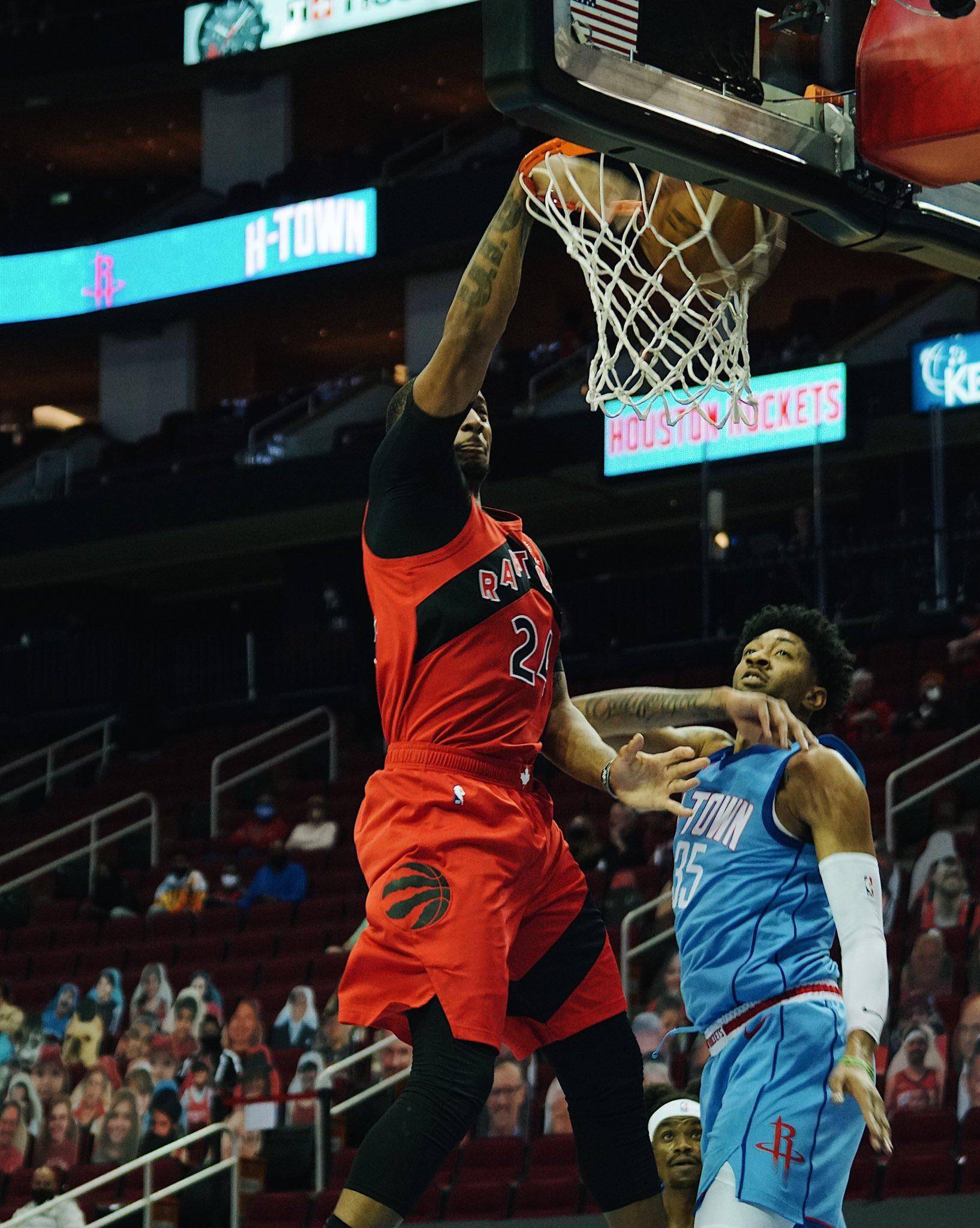 pgNBA常规赛赛程吃紧，洛杉矶快船今晨防线松动，赛场秩序良好，赛季目标并未改变的简单介绍