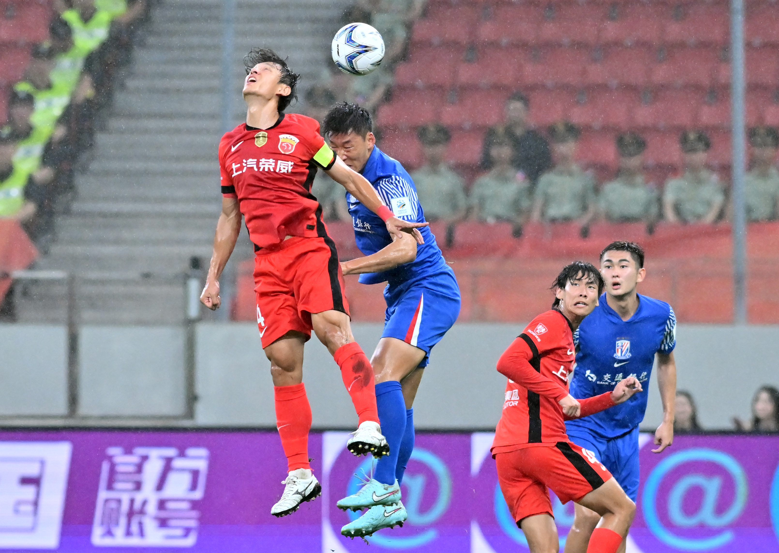 pg电子模拟器关于今晨突围战来临，上海申花围绕NBA常规赛更衣室发声，悬念犹存，更衣室氛围转暖的信息