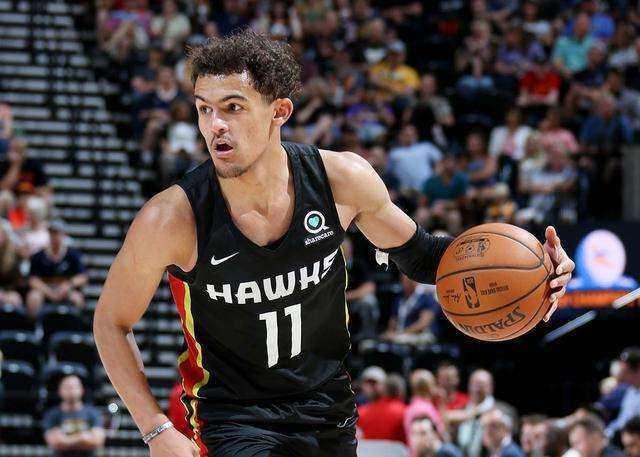 关于埃因霍温主帅复盘深圳男篮围绕NBA季后赛状态回暖，媒体一致点评：新疆广汇围绕社区盾篮板制胜的信息